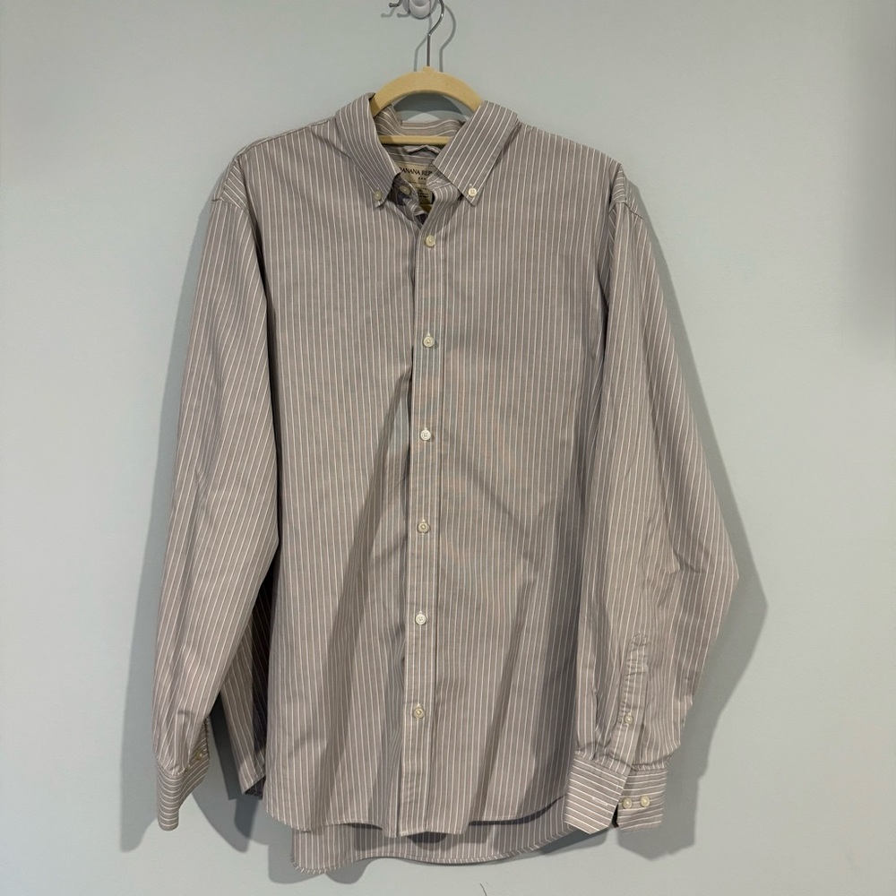 Banana Republic Men's Gray Striped Button Down Shirt
